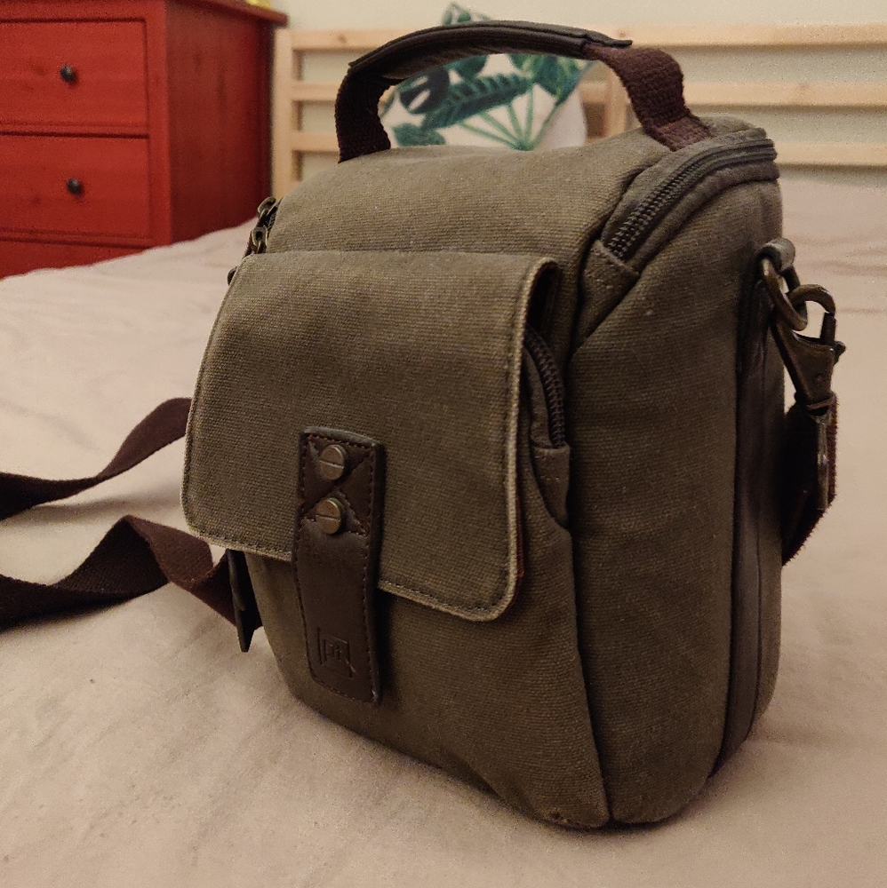 Vintage Platinum DSLR Camera Bag